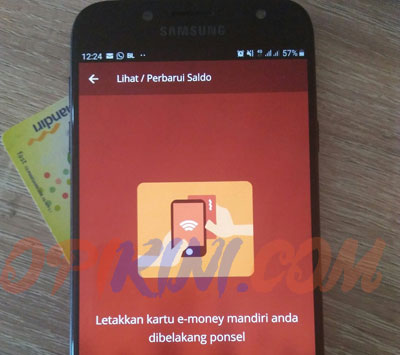 Tempelkan kartu e money mandiri ke sensor NFC