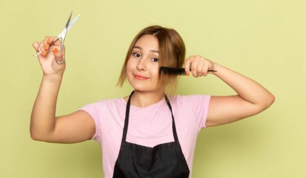 Arti mimpi potong rambut sendiri